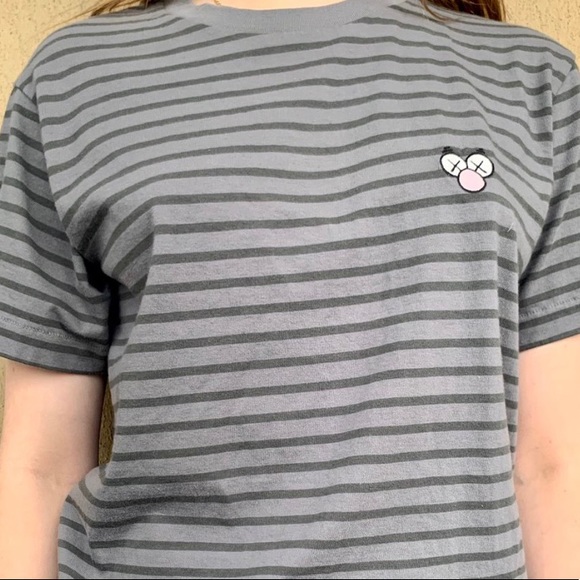 KAWS x Uniqlo Tee - Picture 1 of 4